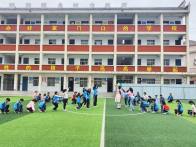 擂鼓镇小学：蜜蜂舞动  智慧飞扬  快乐成长
