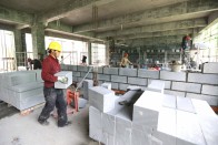 宝丰镇黄栗九年一贯制学校新建教学楼今秋开学投用