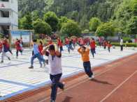 深河乡：普及防震知识 护航师生安全