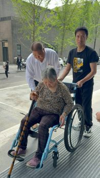 县政务服务中心：全面升级无障碍服务  特殊群体办事更便捷