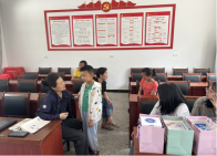 县委党校开展“爱心妈妈送温暖”活动