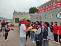 溢水中学：童心向党  “章”显风采
