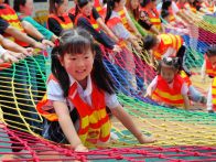 南山五福堂幼儿园开展消防亲子运动会