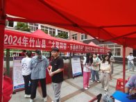 我县开展“才聚荆楚·百县进百校”专场招聘活动