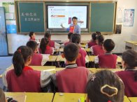 宝丰镇双坝小学开展民法典学习宣传活动