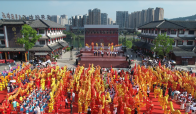 桃花源街区上演龙狮争霸  龙腾狮跃恰少年