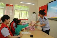 县税务局：“爱心妈妈”情暖六一 