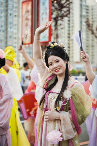 官渡镇巡演周精彩纷呈 热闹非凡