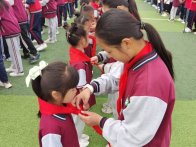 双坝小学举行“红领巾爱祖国”主题大队会暨纳新仪式