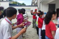 县供电公司走访慰问儿童 传递温暖与知识